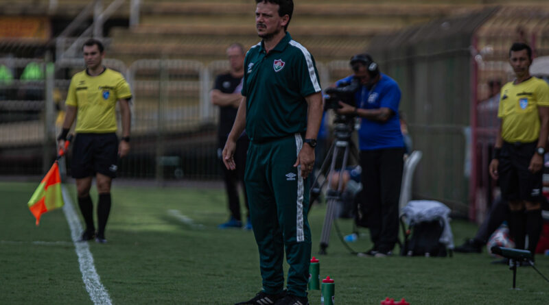 Fernando Diniz na estreia do Fluminense pelo Campeonato Carioca