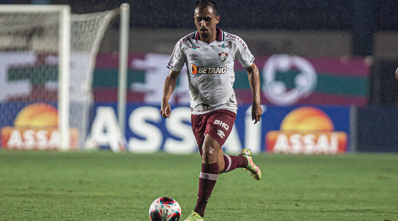 Lima tem 128 passes certos somando as três partidas do Fluminense no Cariocão