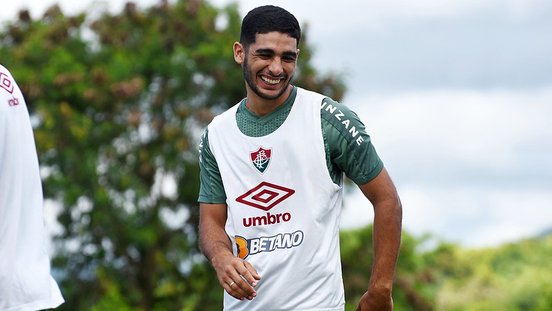 Michel Araújo está disputado posição com Giovanni para a partida entre Fluminense e Boavista pela Taça Guanabara