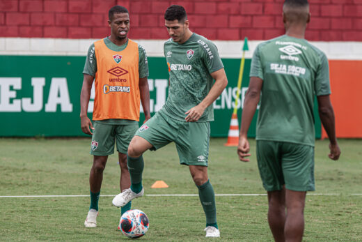 Nino no treino do Fluminense