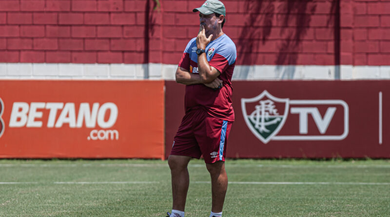 Fernando Diniz no treino do Fluminense