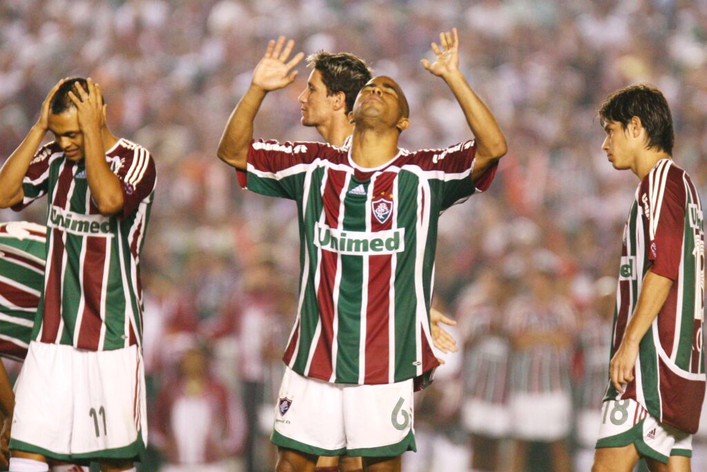 Uma das crias de Xerém, Júnior César com a camisa do Fluminense