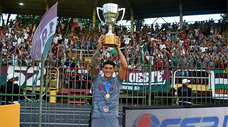 Cano participou do título da Taça Guanabara