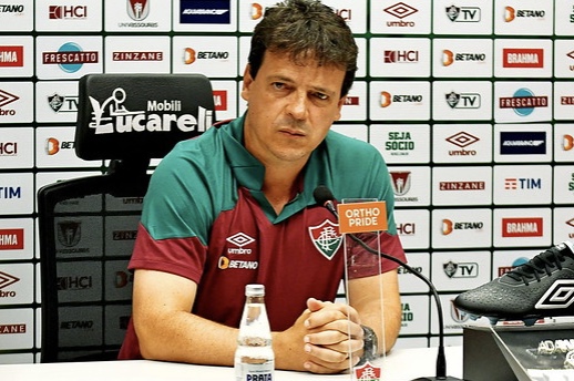 Diniz fala sobre John Kennedy na relação e elogia jogo: “Eu acredito que foi a melhor partida do Fluminense”