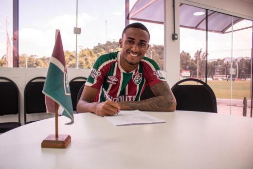 Fluminense renova com Kayky Almeida