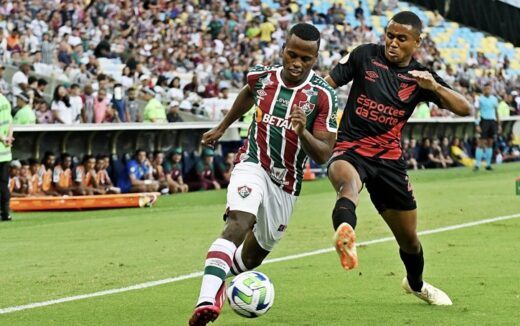 Árias celebra centésimo jogo pelo Fluminense: “Uma honra chegar a uma marca tão importante”