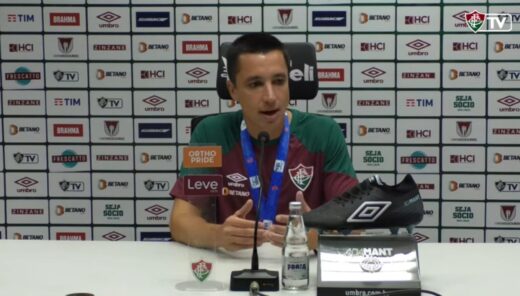 Eduardo Barros em coletiva pós Fluminense 4 x 1 Flamengo / Foto: Reprodução YouTube Fluminense