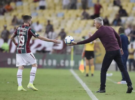 Tiago Nunes em vitória do Athletico PR sobre Fluminense, por 2 x 1, em 2019