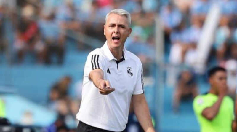 Tiago Nunes pelo Sporting Cristal