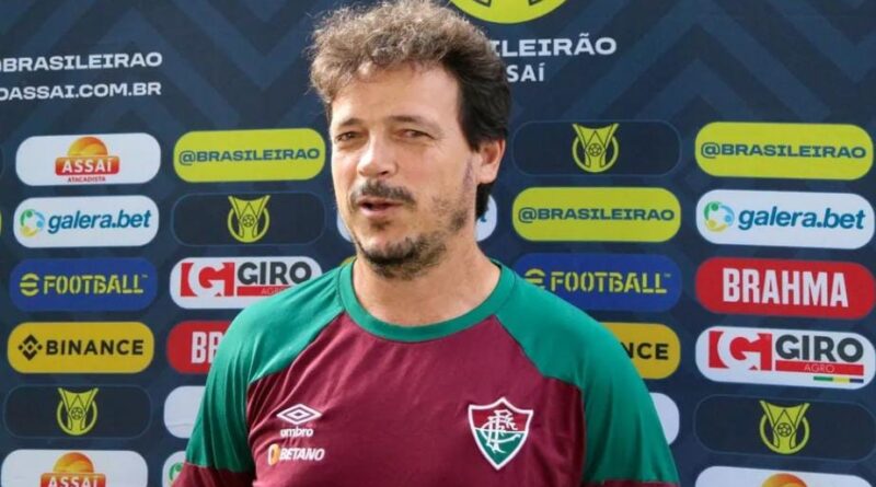 Fernando Diniz em América-MG X Fluminense / Foto: Fernando Moreno/AGIF