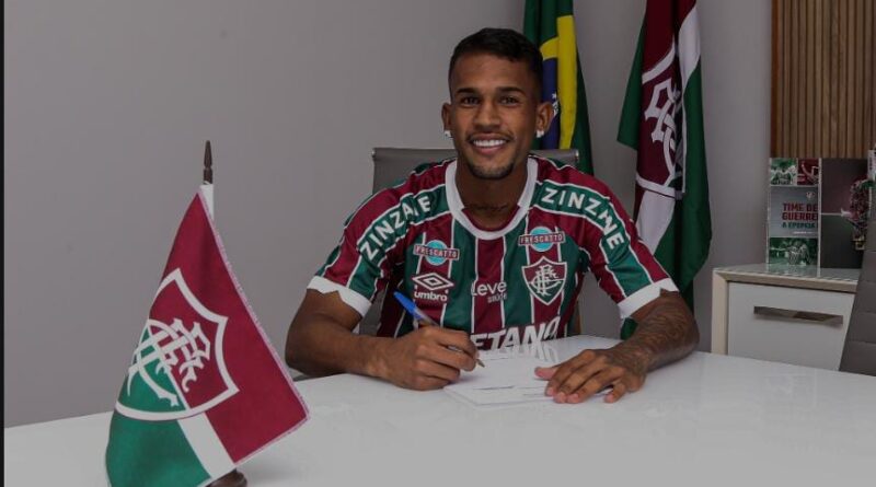 Fluminense confirma renovação do meia Edinho
