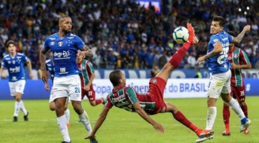 João Pedro marca de bicicleta em Fluminense 2 x 2 pela Copa do Brasil 2019 / Foto: Lucas Merçon