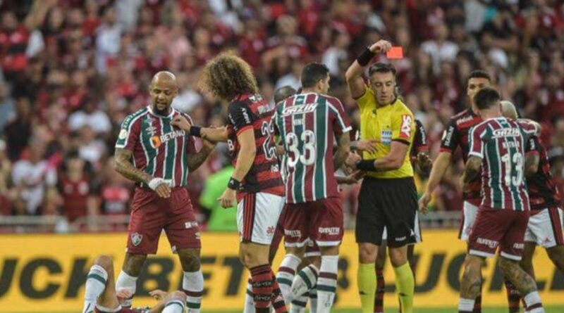 Rafael Claus em Fluminense 2 x 1 Flamengo no Brasileirão 2022 / Foto: Thiago Ribeiro