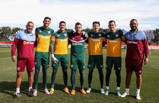 Marcelo Pitaluga e os atuais goleiros do Fluminense, juntamente com seus preparadores / Foto: Instagram Marcelo Pitaluga