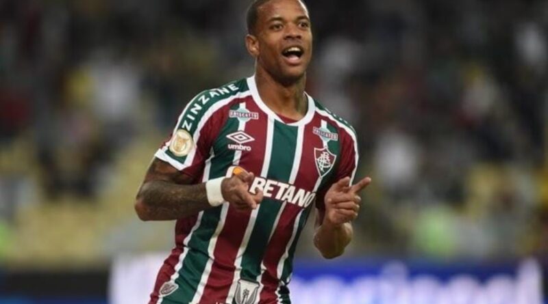 Caio Paulista comemora gol contra o Coritiba pelo Fluminense em 2022 / Foto: André Durão