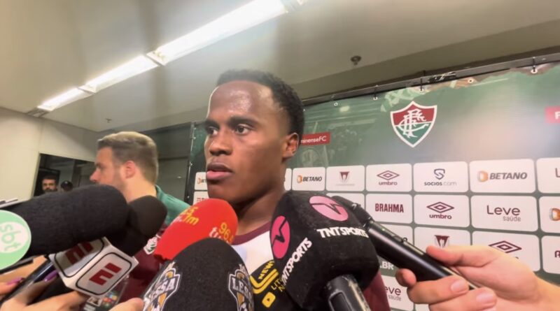 Árias evita falar sobre arbitragem e destaca atuação do time no segundo tempo contra o Flamengo: “Fomos muito superiores”