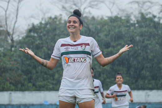Isa Rangel comemora um de seus gols. Foto: Leonardo Brasil / FFC