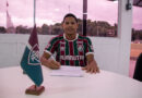 Marcos Paulo assina primeiro contrato profissional com o Fluminense