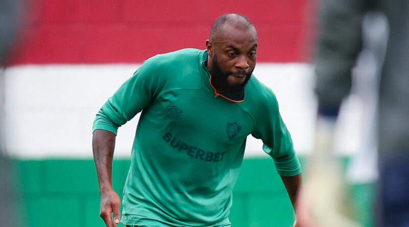 Mais um no DM! Fluminense informa lesão de Manoel durante treino
