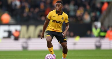 Palmeiras realiza proposta de 25 milhões de euros por Jhon Arias; Flu tem prioridade de retorno ao Brasil Palmeiras realiza proposta de 25 milhões de euros por Jhon Arias; Flu tem prioridade de retorno ao Brasil