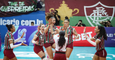 Fluminense vence Dentil/Praia Clube por 3 sets a 1 e sobe na tabela da Superliga Fluminense vence Dentil/Praia Clube por 3 sets a 1 e sobe na tabela da Superliga