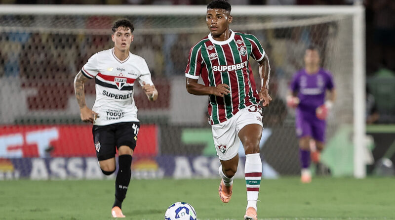 Hércules não tem lesão e está liberado para enfrentar o Grêmio