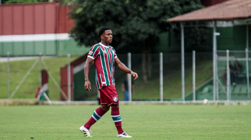 Exclusivo: Fabinho sonha com chance no profissional do Flu e projeta semifinal do Carioca contra o Vasco: “Dar muitas alegrias à torcida tricolor”
