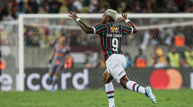 Com a saída de Everaldo, John Kennedy reassume a camisa 9 do Fluminense