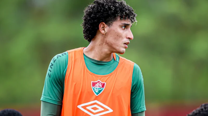 Sem espaço com chegada de Arana e boa fase de Renê, Gabriel Fuentes é emprestado ao Fortaleza