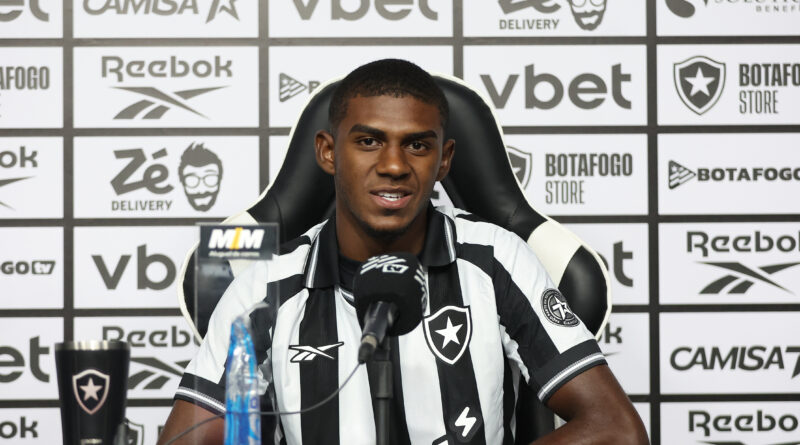 Wallace Davi pode estrear pelo Botafogo contra o Fluminense no Maracanã