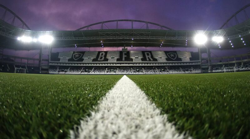 Vasco x Fluminense tem pouco mais de 10 mil ingressos vendidos e registra baixa procura Vasco x Fluminense tem pouco mais de 10 mil ingressos vendidos e registra baixa procura