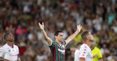 “É uma honra vestir essa camisa todos os dias”: Paulo Henrique Ganso completa sete anos desde sua estreia pelo Fluminense “É uma honra vestir essa camisa todos os dias”: Paulo Henrique Ganso completa sete anos desde sua estreia pelo Fluminense