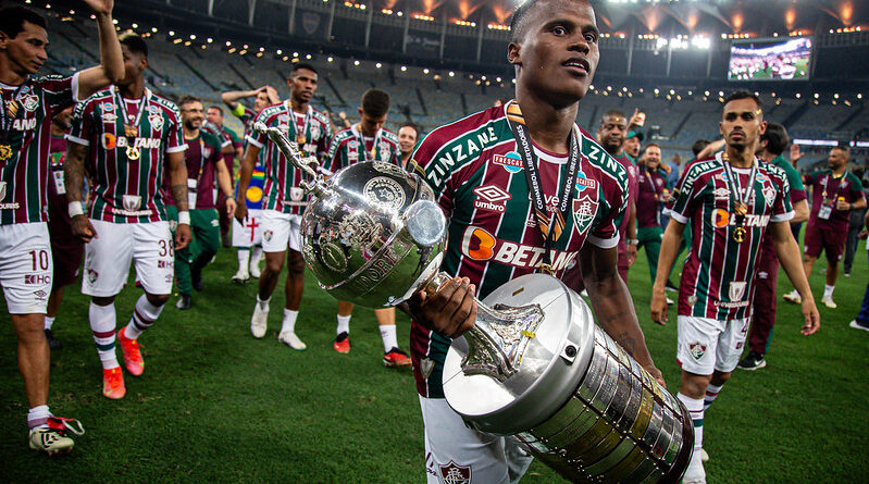 Ídolo não se mede com bola no pé, promessa ou marketing, mas com postura! O caso Arias expõe uma ferida antiga no Fluminense