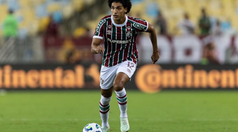 Gabriel Fuentes não chega a acordo com América do México e permanece no Fluminense