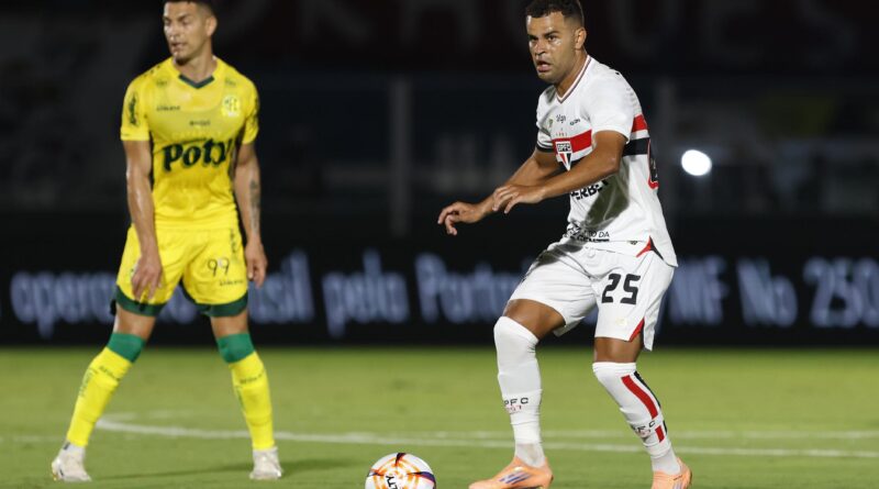 Alisson é liberado pelo São Paulo para viajar ao Rio e assinar com o Fluminense