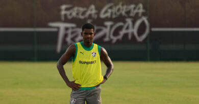 Loiola fica próximo de acerto com o New York City e deve deixar o Fluminense por empréstimo Loiola fica próximo de acerto com o New York City e deve deixar o Fluminense por empréstimo