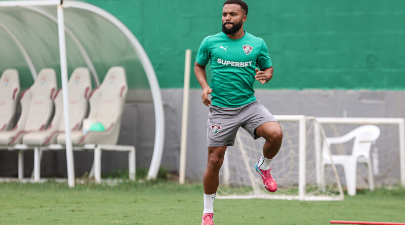 Samuel Xavier valoriza vantagem e cobra postura do Fluminense: “Agora é fazer o nosso papel em casa”