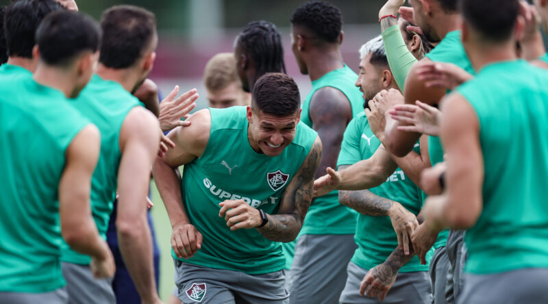 Millán e Castillo treinam no CT Carlos Castilho pela primeira vez; entenda por que não podem jogar a decisão do Carioca