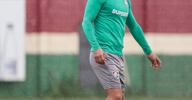 Fluminense pode ter a volta de Cano contra o Corinthians