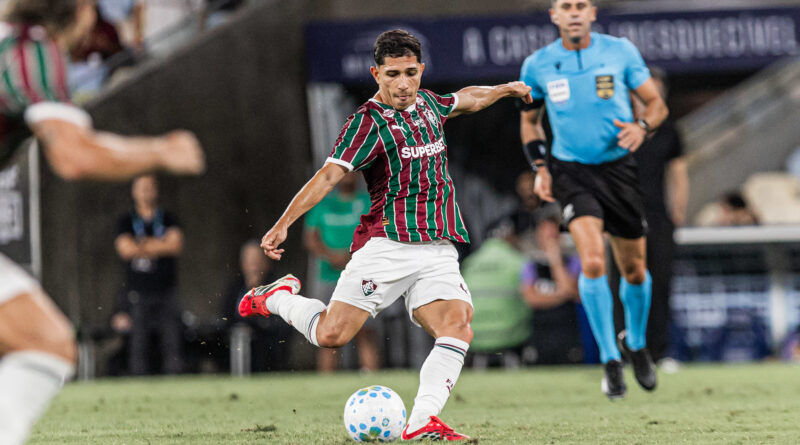 Savarino não se apresenta à seleção venezuelana e retorna ao Fluminense