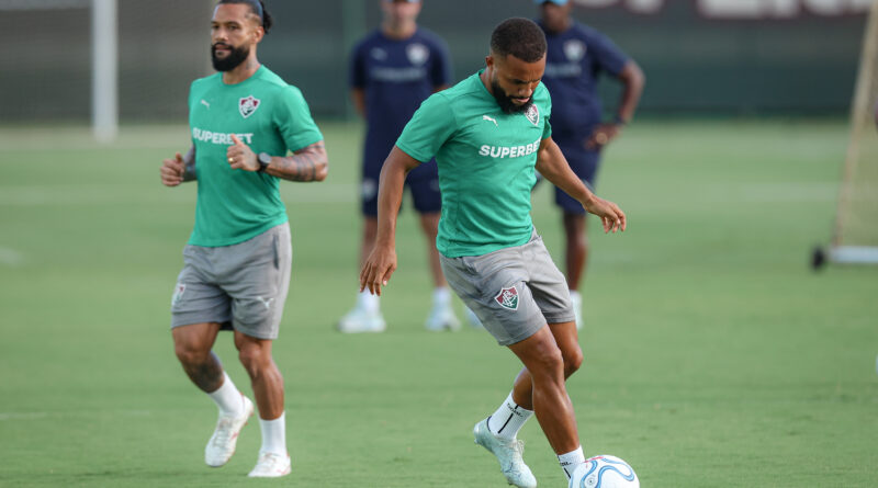 Fala, jogador: Samuel Xavier projeta estreia do Fluminense na Libertadores e destaca confiança do elenco