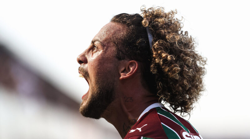 Após grande atuação, Zubeldía explica escolha por Guga para a partida contra o Santos: “Estava mais descansado mentalmente e fisicamente”