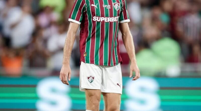 Castillo sente dores na panturrilha e é cortado do banco do Fluminense contra o Mirassol