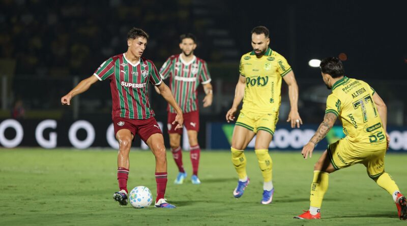 Fluminense pouco ameaça, sofre com pressão do Mirassol e é derrotado no Brasileirão