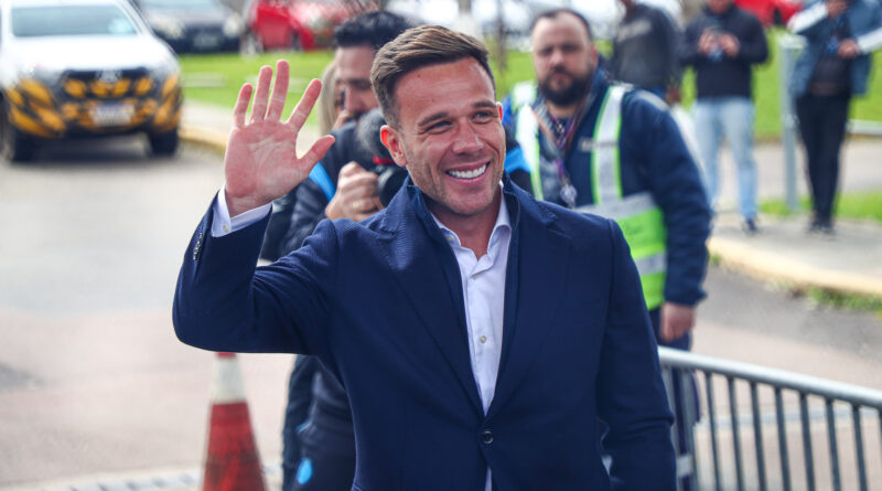 Fluminense consulta situação de Arthur, que tem futuro indefinido no Grêmio