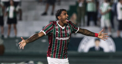 Possibilidade de conquistar nova Libertadores faz John Kennedy priorizar permanência no Fluminense, afirma jornalista