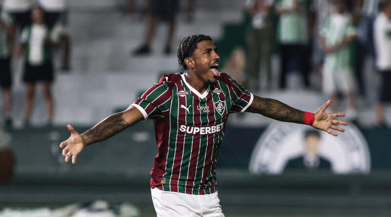 Possibilidade de conquistar nova Libertadores faz John Kennedy priorizar permanência no Fluminense, afirma jornalista