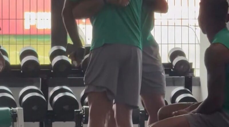 Thiago Silva chega ao Rio e faz primeiro treino pelo Fluminense