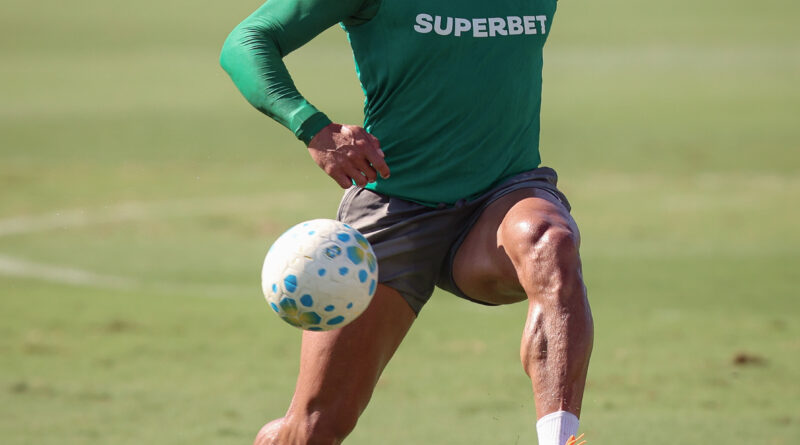 Com gol de Hulk, Fluminense goleia o São Cristóvão em primeiro amistoso da intertemporada