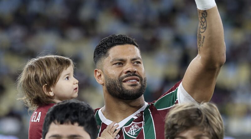 Hulk agradece apoio da torcida em estreia pelo Fluminense e mira retomada do Brasileirão: “Estamos no caminho certo”